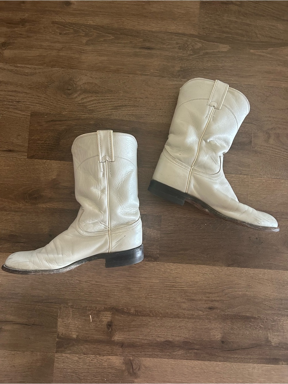 Justin Women’s White Cowboy Boots